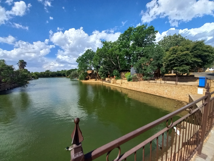 3 Bedroom Property for Sale in Safari Gardens North West